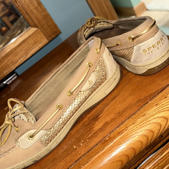 Sperry’s - Picture 2 of 4